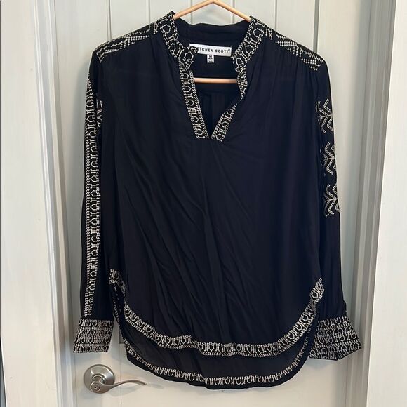 Gretchen Scott Lightweight Rayon Embroidered Top Black Ivory Size Medium - Picture 1 of 8